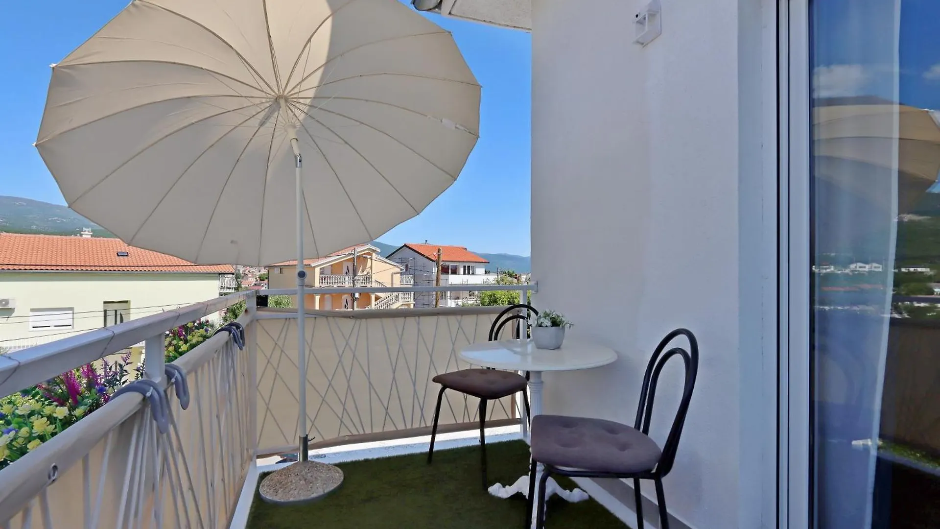Affittacamere Rooms With A Parking Space Novi Vinodolski - 21509