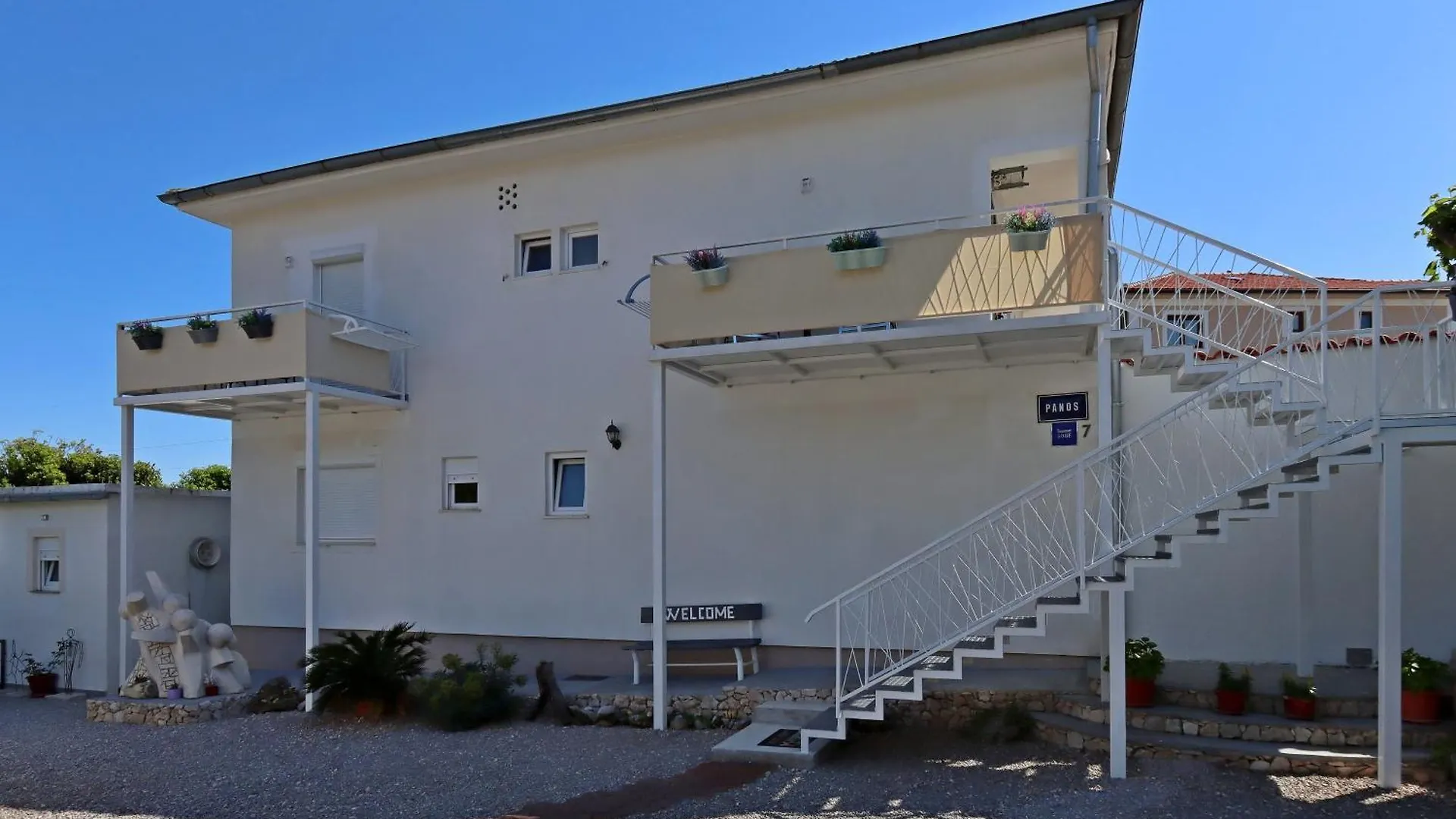 Rooms With A Parking Space Novi Vinodolski - 21509 0*,